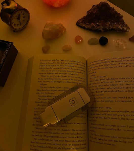 BOOK LIGHT